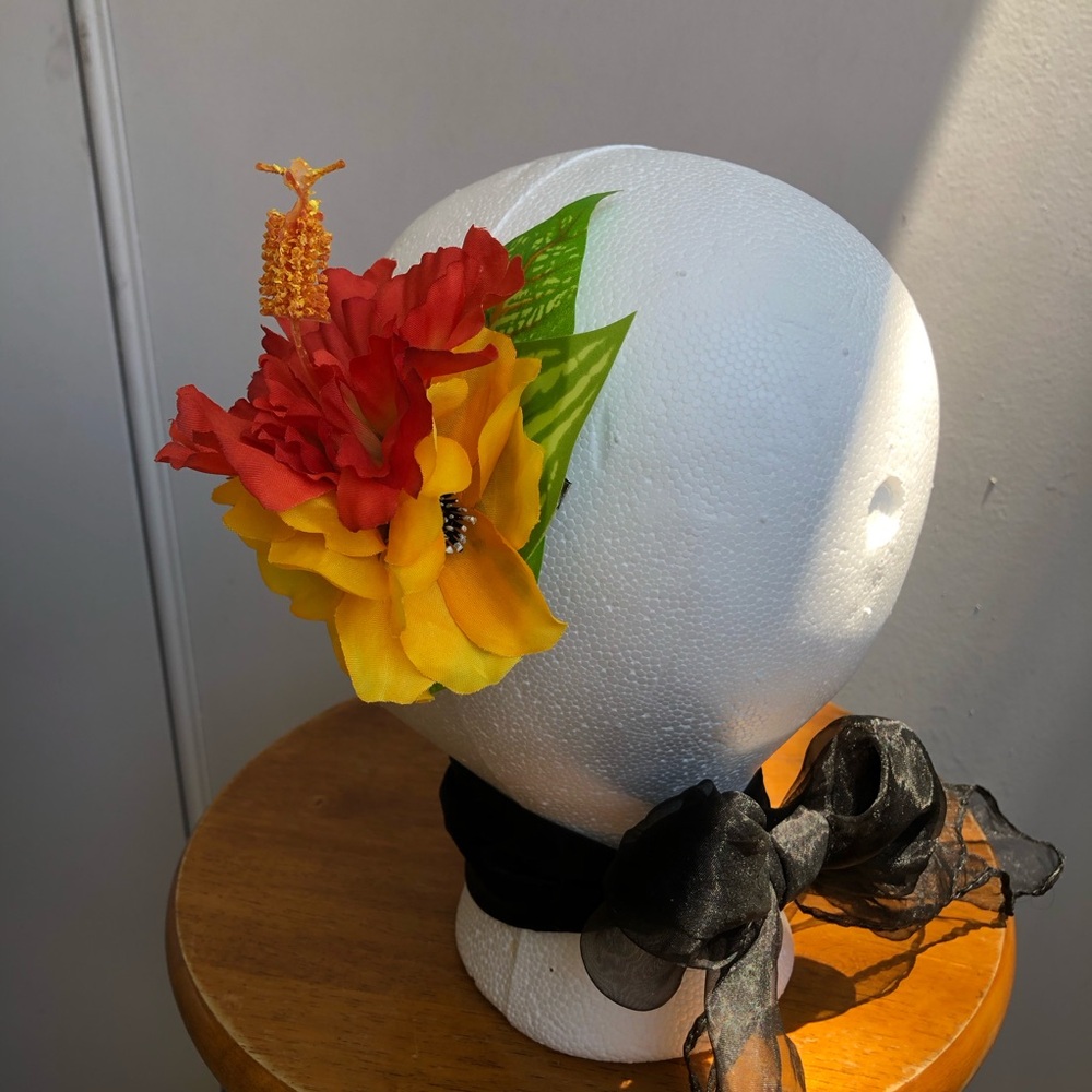 Pinup / Rockabilly Tiki Tropical Red & Yellow Floral Hair Clip - Picture 3 of 4